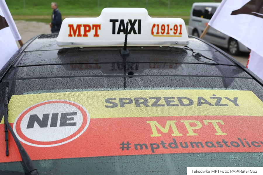 Protest taksówkarzy w Warszawie. Sprzeciwiają się sprzedaży MPT firmie iTaxi