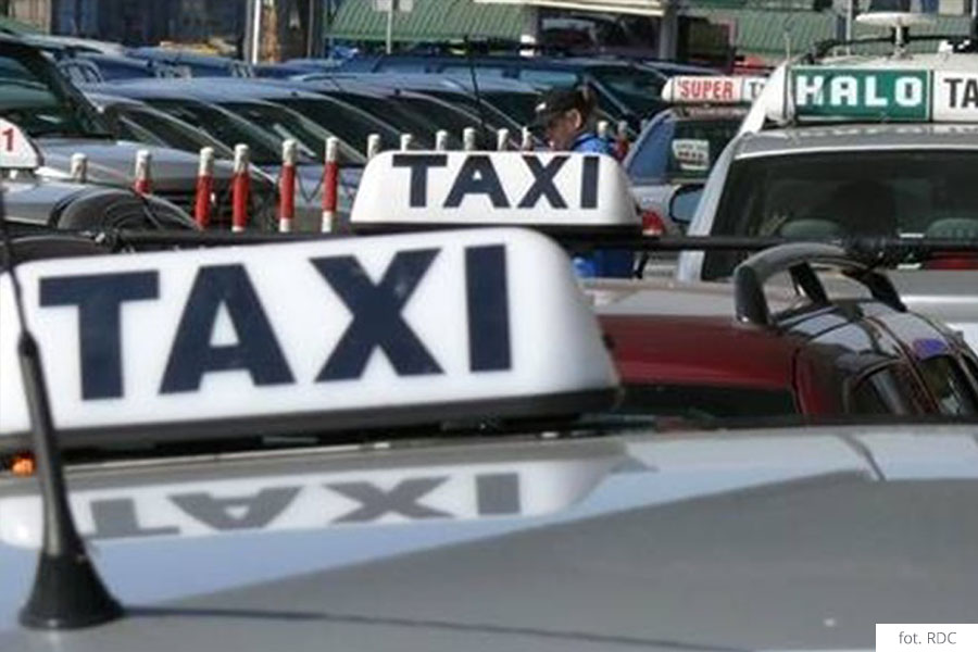 Stołeczni kierowcy żądają wyjaśnień w sprawie przejęcia MPT przez iTaxi