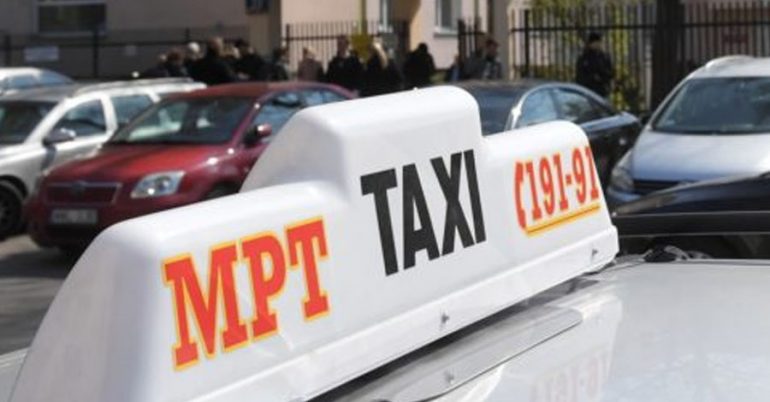 Miejskie taksówki decyzją R. Trzaskowskiego sprzedane zagranicznej firmie. Taksówkarze protestują!