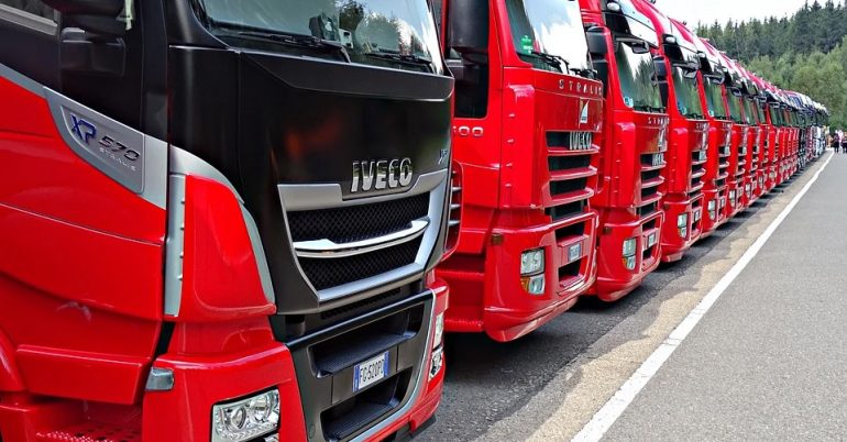 W Polsce brakuje kierowców zawodowych. Brak rozwiązań dla tego problemu.